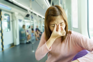 migraine-affect-persons-vision